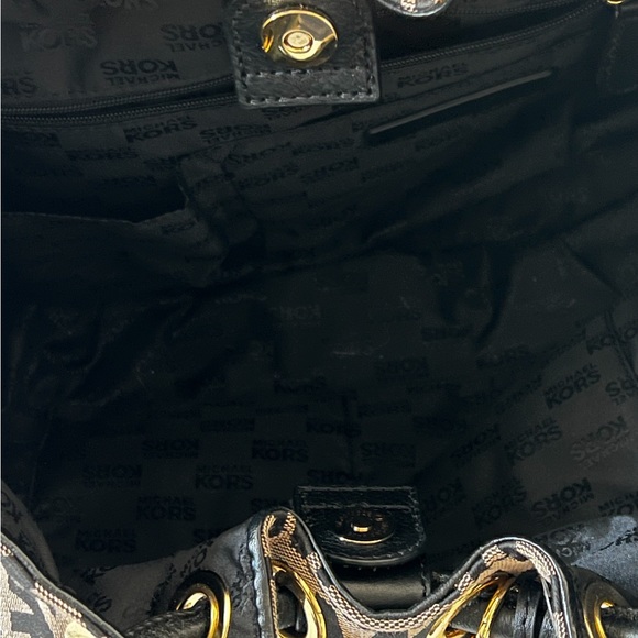 MICHAEL KORS EUC BAG - Picture 6 of 11